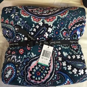 NWT Vera Bradley throw blanket